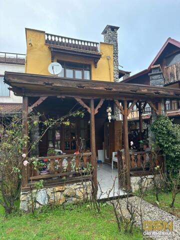 17-SAPANCADA SİTE İÇERİSİNDE SATILIK TRİBLEKS VİLLA